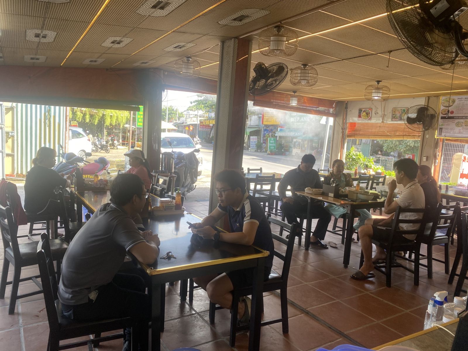 Lẩu Gà Nấm Nửa Con Hóc Môn