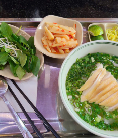 PHỞ GÀ CƠM ĐẢO 88 – HƯƠNG VỊ GIA ĐÌNH GIỮA LÒNG HÓC MÔN