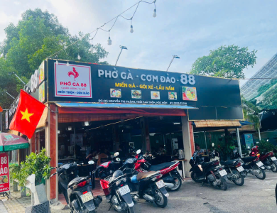 PHỞ GÀ – CƠM ĐẢO 88: ĐIỂM ĐẾN ẨM THỰC GÂY THƯƠNG NHỚ TẠI HÓC MÔN