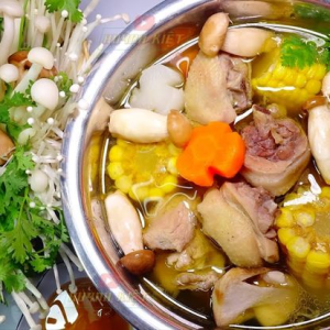 Lẩu gà nấm (nửa con)