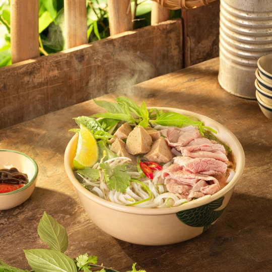 Phở bò tái + bò viên